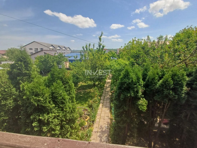 CASA CU 4 CAMERE , CAPAT CUG , 500 MP TEREN