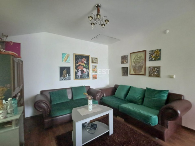 CASA CU 4 CAMERE , CAPAT CUG , 500 MP TEREN