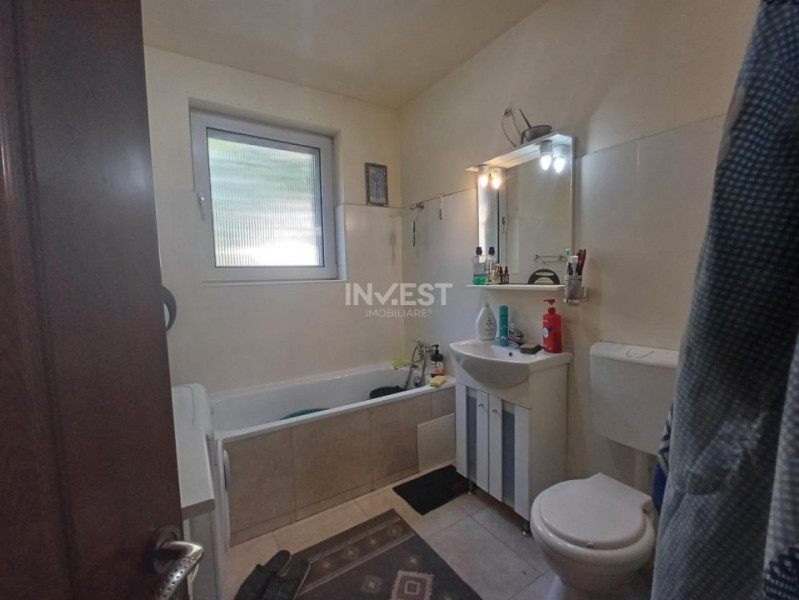 CASA CU 4 CAMERE , CAPAT CUG , 500 MP TEREN
