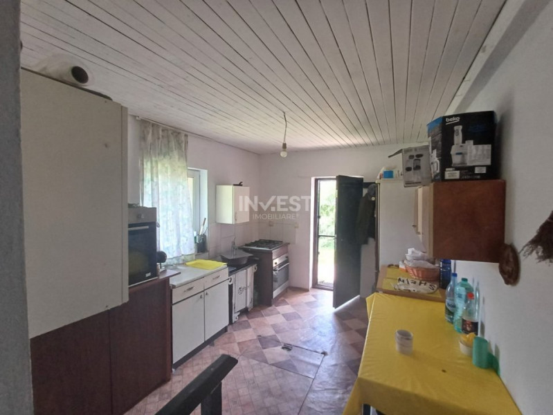 CASA CU 4 CAMERE , CAPAT CUG , 500 MP TEREN