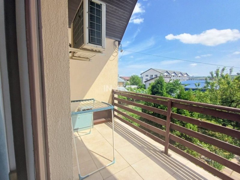CASA CU 4 CAMERE , CAPAT CUG , 500 MP TEREN