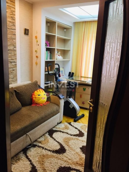 Apartament 3 camere, decomandat, etaj 1, mobilat, Poitiers 