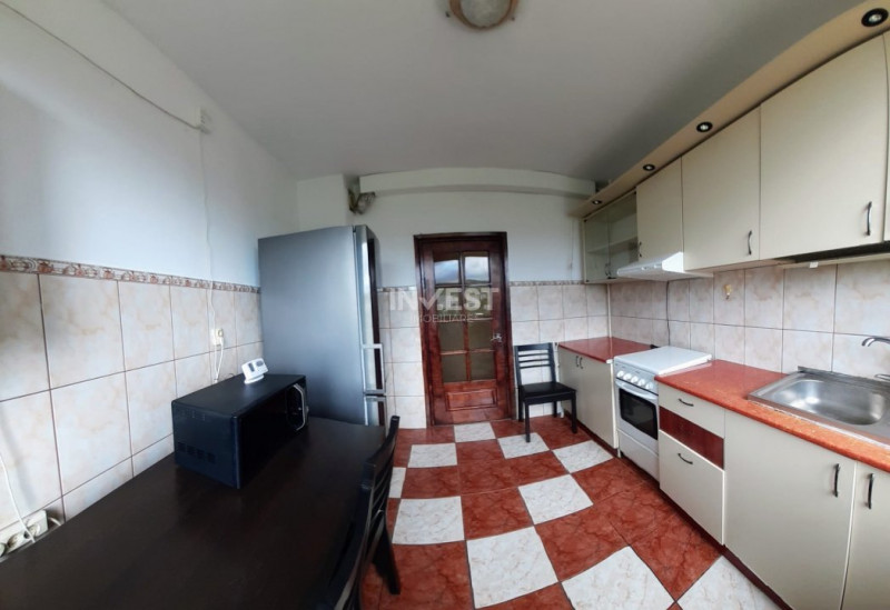 Apartament 3 camere si 2 bai, decomandat, zona Gara - Fostul Billa, Iasi
