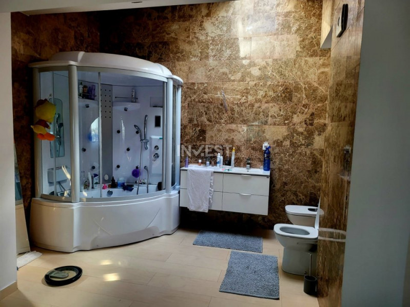 Apartament cu 3 camere , zona Visoianu , tip duplex
