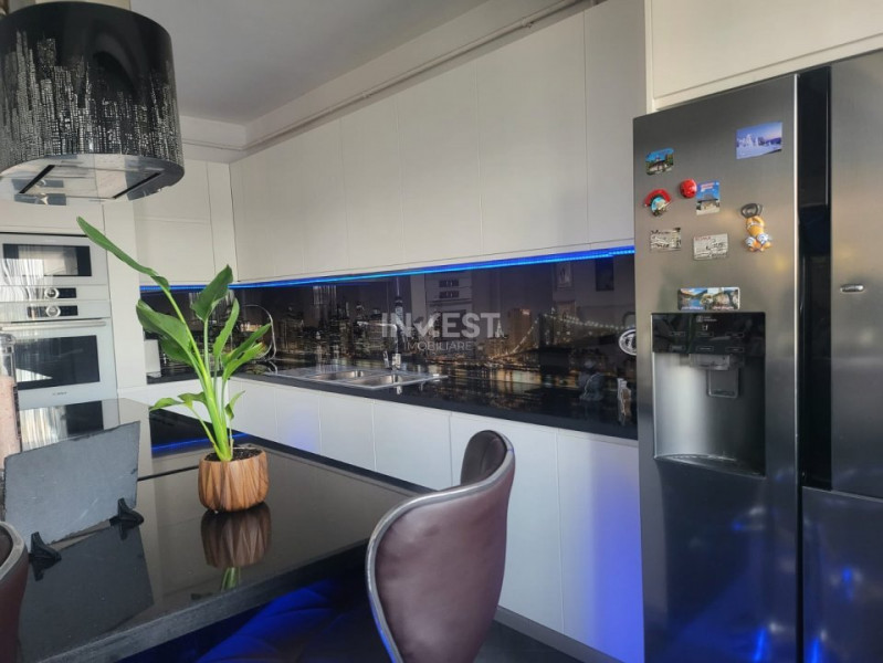 Apartament cu 3 camere , zona Visoianu , tip duplex