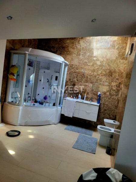 Apartament cu 3 camere , zona Visoianu , tip duplex