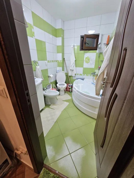 Apartament cu 2 camere decomandat , complet mobilat si utilat platou Galata