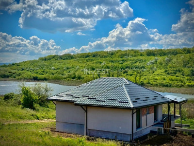 CASA 4 CAMERE VALEA ADANCA, BECI SI GARAJ, POSIBILITATE DE MUTARE IMEDIATA