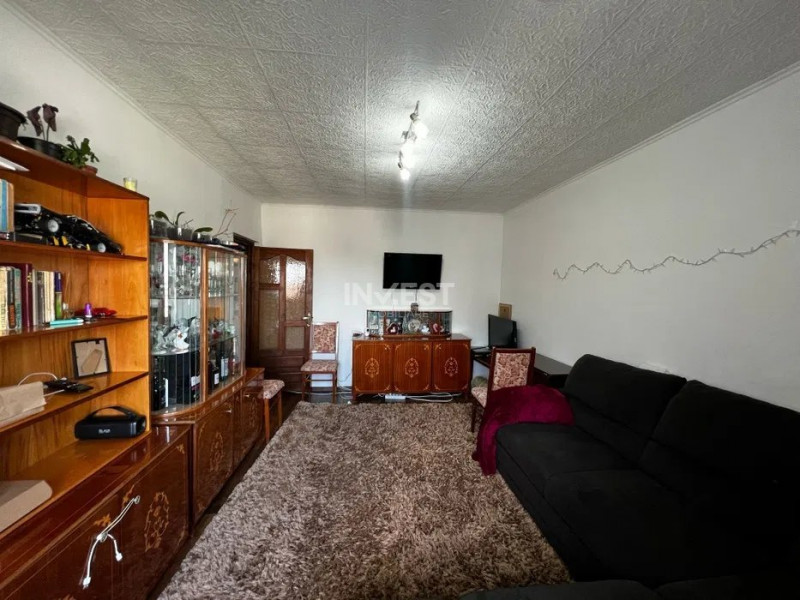 Apartament 3 camere, decomandat, 70 mp, mobilat, Nicolina 2