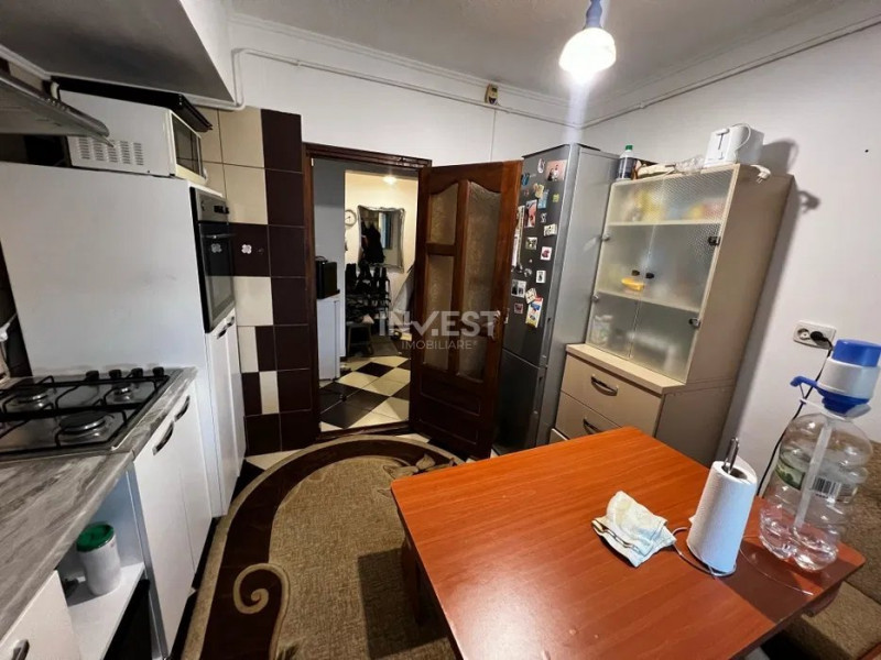 Apartament 3 camere, decomandat, 70 mp, mobilat, Nicolina 2