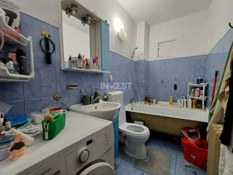 Apartament 3 camere, decomandat, 70 mp, mobilat, Nicolina 2