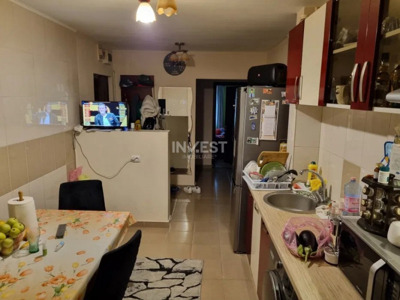 Galata- Apartament 3 camere 2 bai, etajul 2- BLOC 1980 