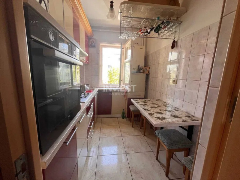 Zimbru- Apartament 3 camere mobilat, etajul 2