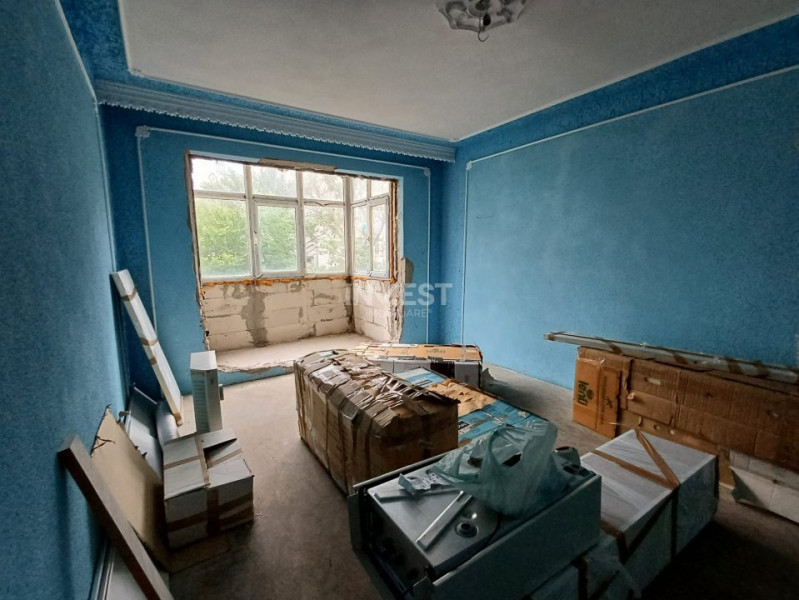 74.900 euro- 3 camere, etaj 1/4, bloc fără risc, Zimbru