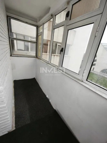 Apartament 2 camere, decomandat, Nicolina, etaj intermediar