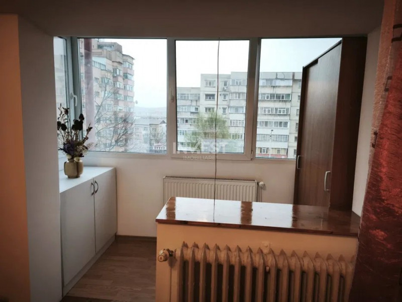 Apartament 2 camere, decomandat, Nicolina, etaj intermediar