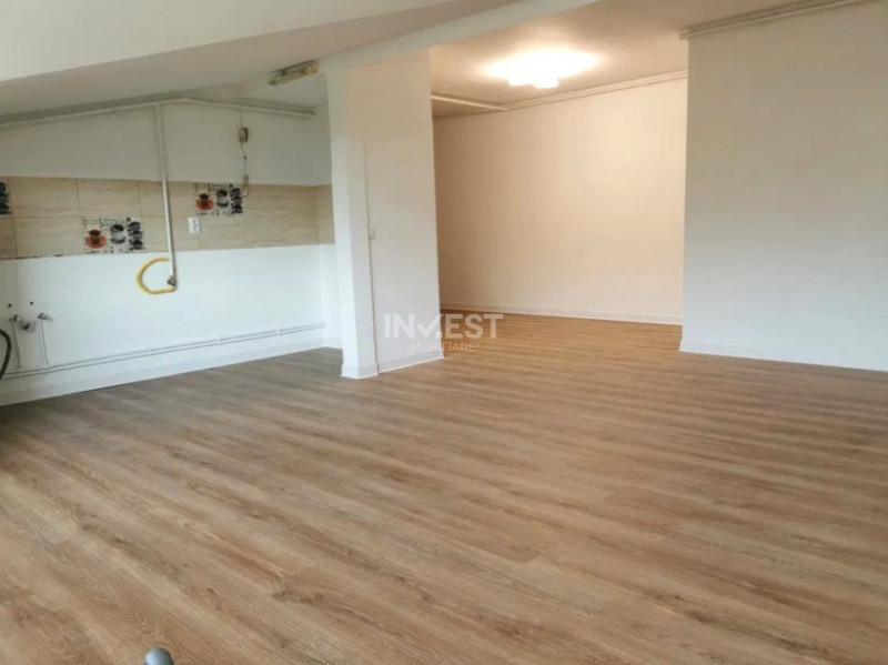 3 CAMERE DECOMANDAT ROND ERA