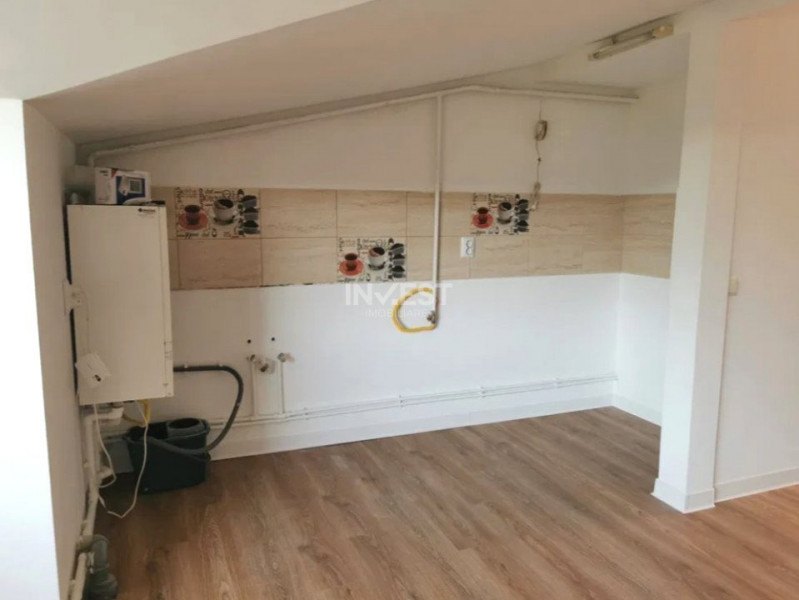 3 CAMERE DECOMANDAT ROND ERA