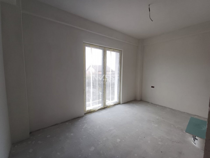 Casă Modernă cu 4 Camere – Miroslava, Locație Ideală!