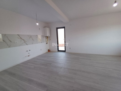 CASA CU 3 CAMERE , MIROSLAVA