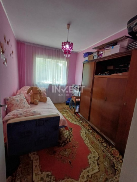 Apartament de vanzare cu 3 camere si 2 bai- zona Dacia 