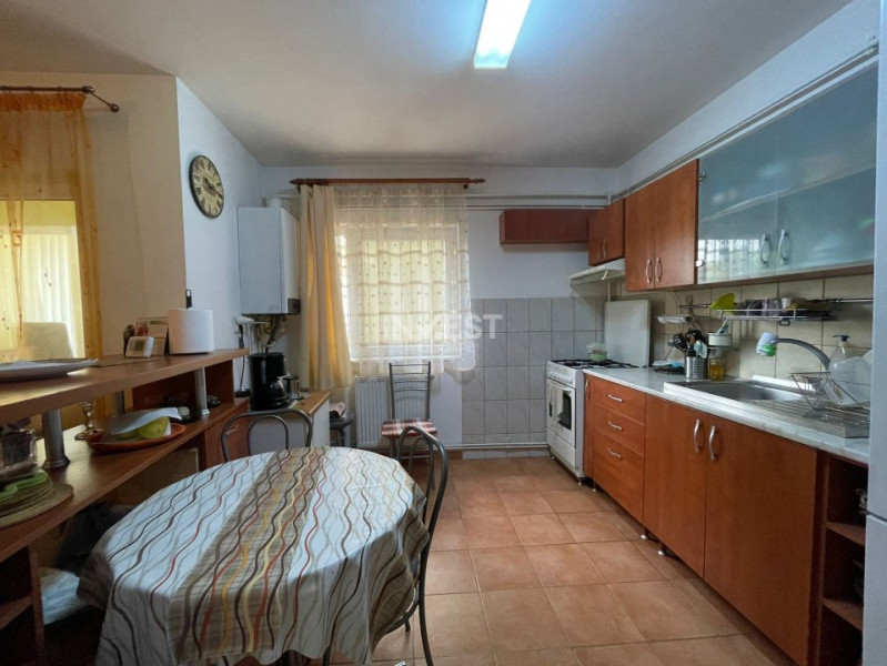 Apartament 3 camere, 2 bai, inclus garaj si boxa, zona Pacurari, Iasi