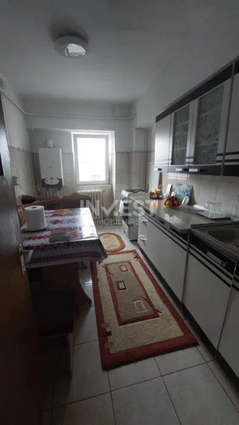 Apartament cu 4 camere de vanzare in Dacia 