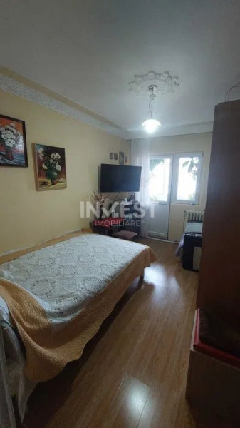 Apartament cu 4 camere de vanzare in Dacia 