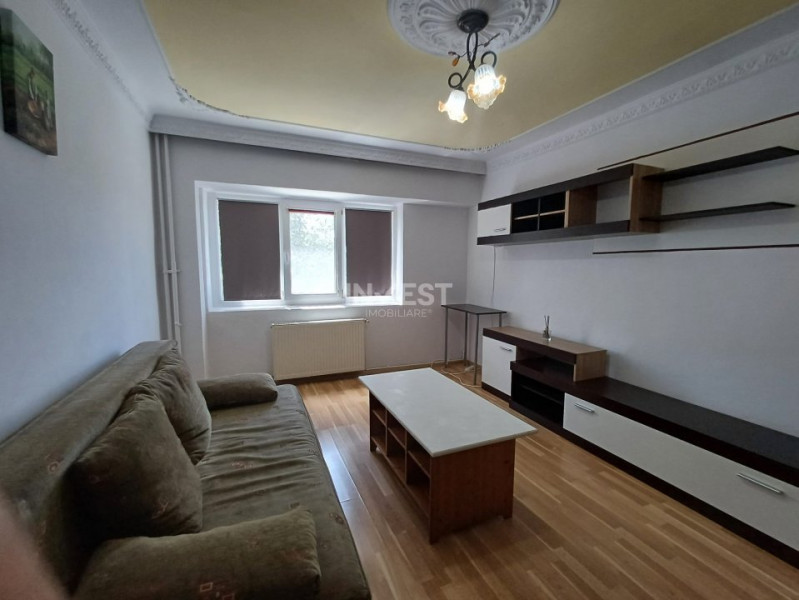 Apartament de vanzare 2 camere, decomandat, zona Pacurari - OMV, Iasi
