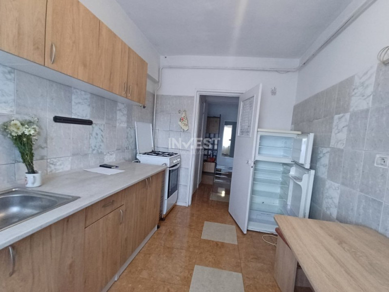 Apartament de vanzare 2 camere, decomandat, zona Pacurari - OMV, Iasi