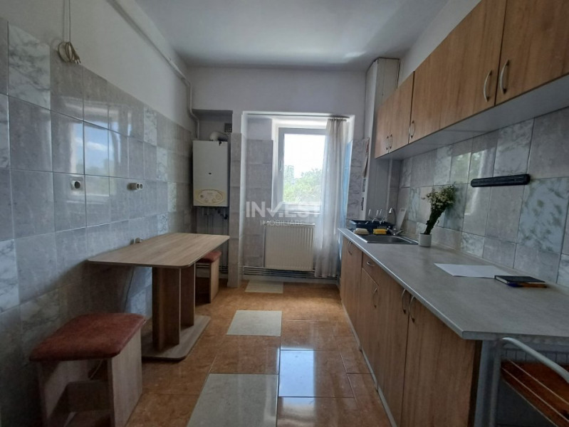 Apartament de vanzare 2 camere, decomandat, zona Pacurari - OMV, Iasi