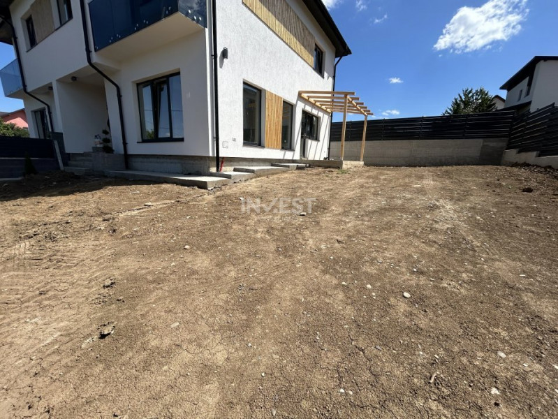 Casă 4 camere de vânzare,  Mutare rapidă, Vișani – Bucium, Iași