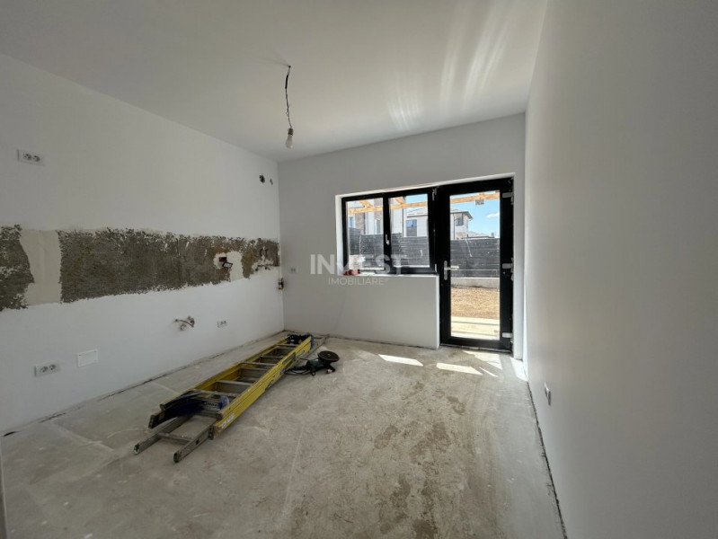 Casă 4 camere de vânzare,  Mutare rapidă, Vișani – Bucium, Iași