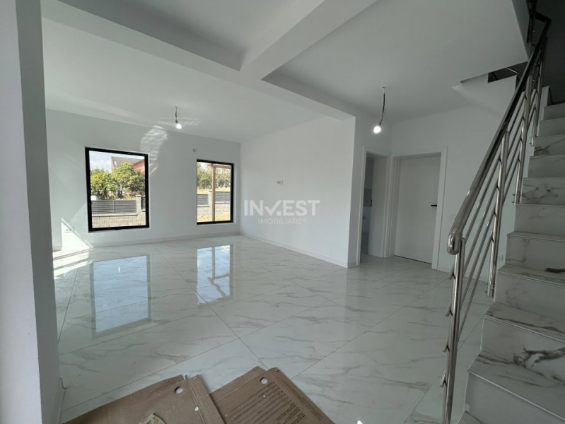 Casă 4 camere de vânzare,  Mutare rapidă, Vișani – Bucium, Iași