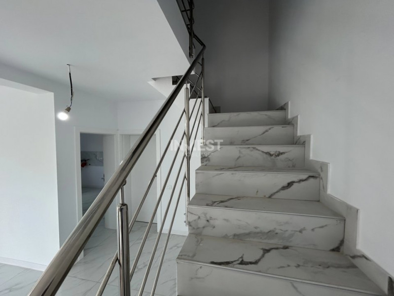 Casă 4 camere de vânzare,  Mutare rapidă, Vișani – Bucium, Iași