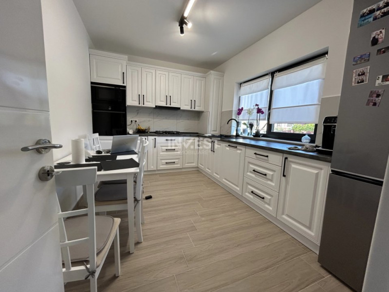 Casa 4 camere, de vanzare, beci, 476mp teren. zona Valea Adanca, 1km Capat CUG