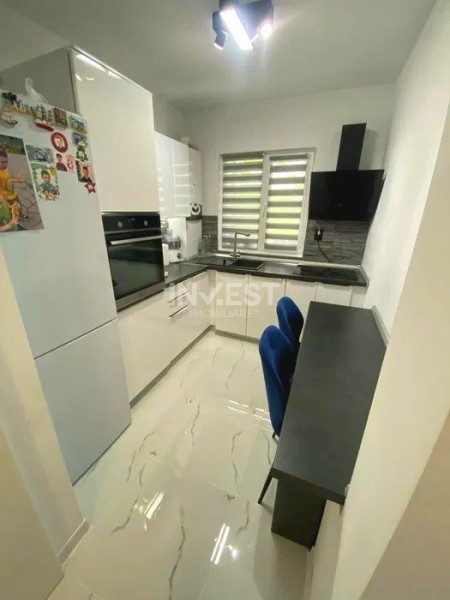 Apartament 3 camere - etaj 3 - Podu Roș 