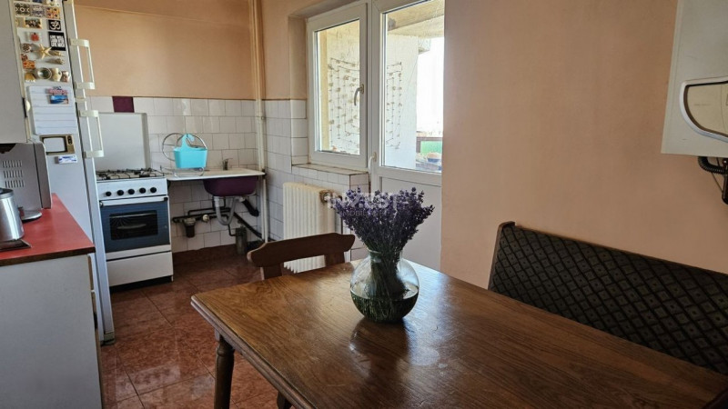  Apartament de vanzare, 3 camere si 2 bai, zona Gara - Mc Donalds, Iasi