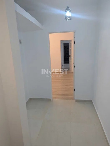 Apartament cu 3 camere de vanzare in zona Zimbru- Renovat 
