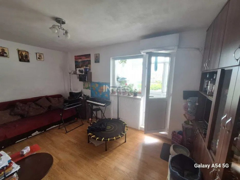 Alexandru- Apartament cu 3 camere decomandat