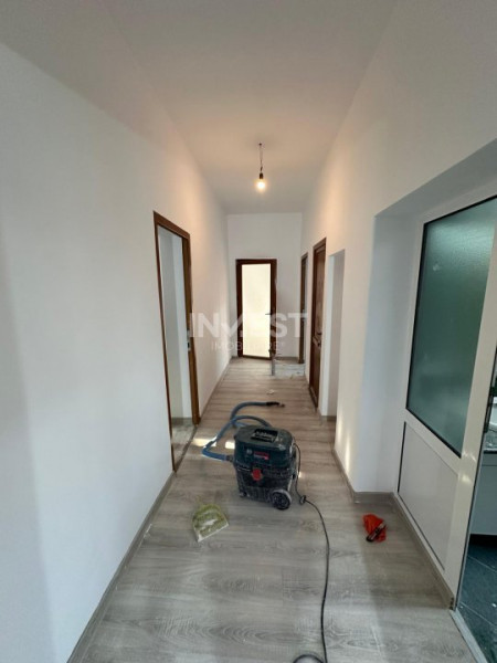 CENTRU- apartament 5 camere  etajul 1 