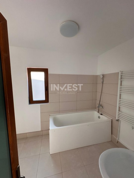 CENTRU- apartament 5 camere  etajul 1 