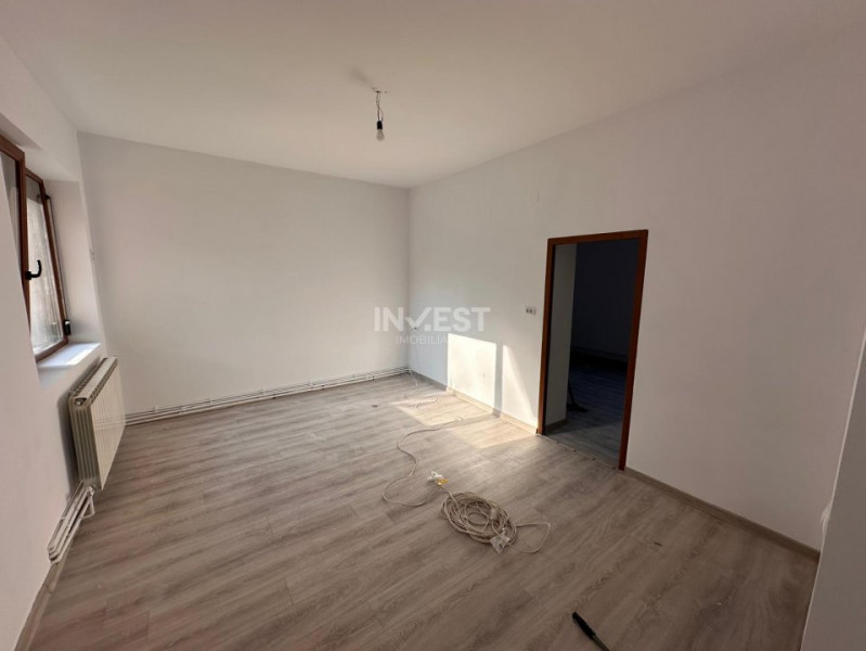 CENTRU- apartament 5 camere  etajul 1 