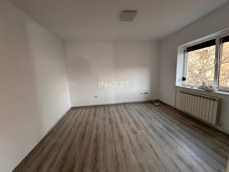 CENTRU- apartament 5 camere  etajul 1 