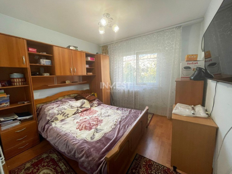 Apartament 3 camere decomandat-Pod de Fier-etaj 2