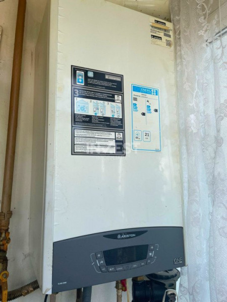 Apartament 3 camere decomandat-Pod de Fier-etaj 2