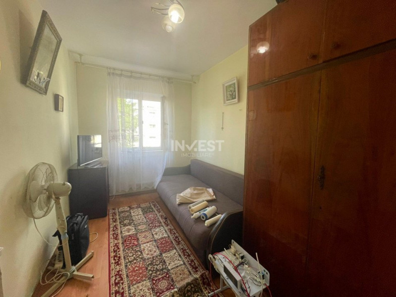 Apartament 3 camere decomandat-Pod de Fier-etaj 2