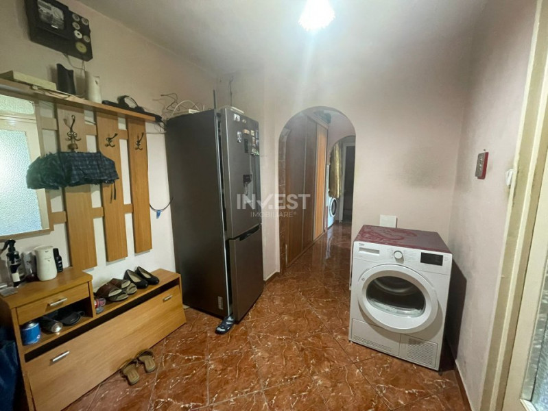 Apartament 3 camere decomandat-Pod de Fier-etaj 2