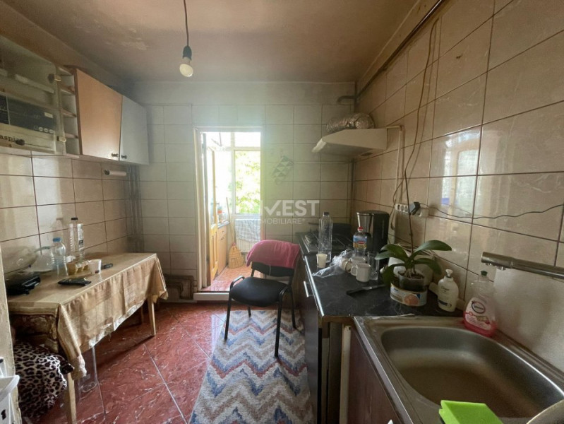 Apartament 3 camere decomandat-Pod de Fier-etaj 2