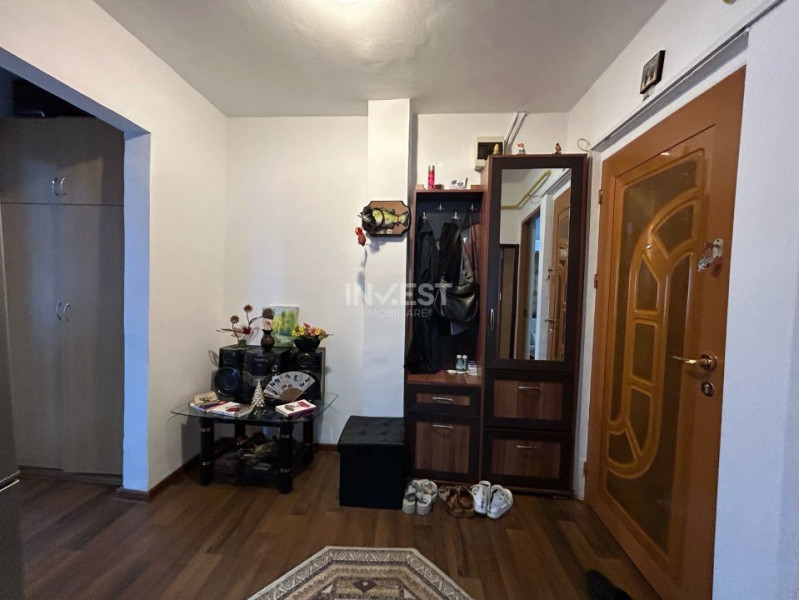 Apartament 2 camere, decomandat, Nicolina, etaj intermediar